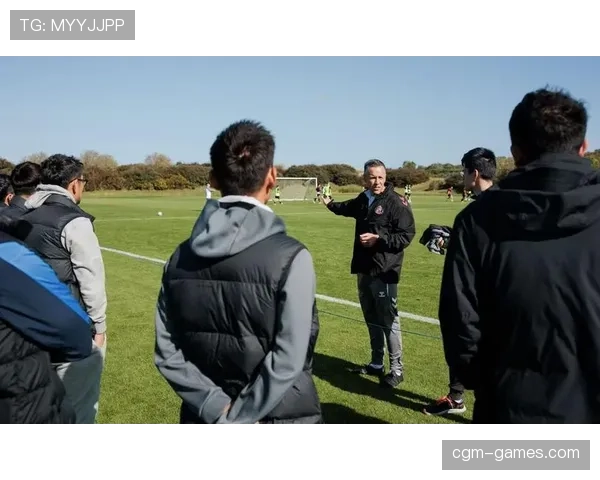 英超教练盛赞年轻球员表现，显示球队竞争力增强与未来足球希望所在